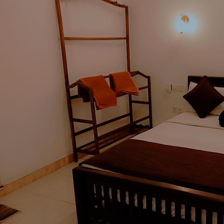 Shadow Inn Ella Room photo